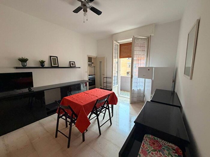 Appartamento trilocale in affitto in Via Fratelli Rosselli, Bologna Sulmona, Milano