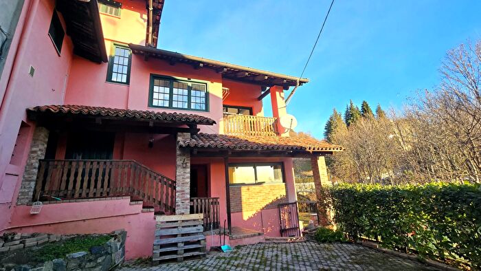 Casa con 7 locali in vendita in Strada Cantone Cavallo Superiore Cavallo Cossila San Giovanni Biella Piemonte Italia, Biella