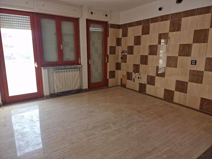 Appartamento trilocale in affitto in Marina di Carrara, Carrara