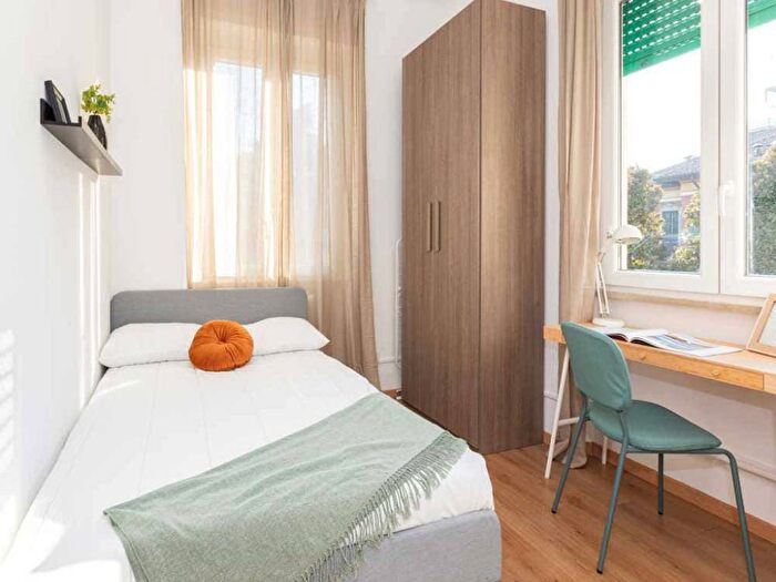 Appartamento con 6 locali in affitto in Via Giuseppe Regaldi, Affori, Milano