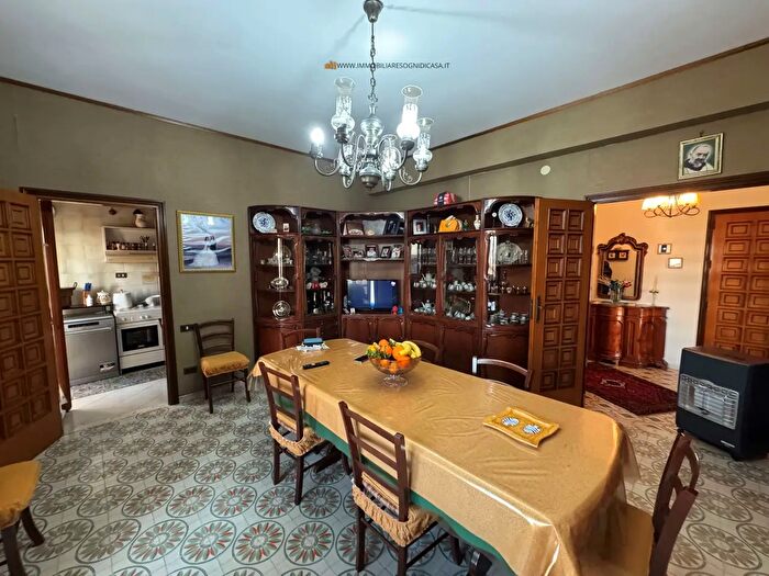 Appartamento con 6 locali in vendita in Mazara Del Vallo