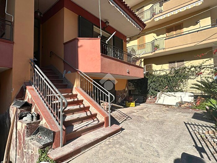 Casa quadrilocale in vendita in Via Giambattista Marino, Giugliano In Campania