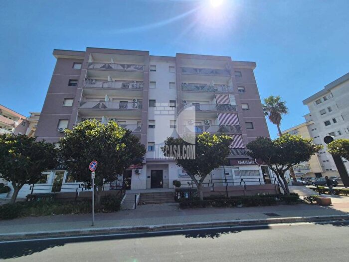 Appartamento monolocale in affitto in via gioacchino da fiore, Semicentro Giovanni paolo, Crotone