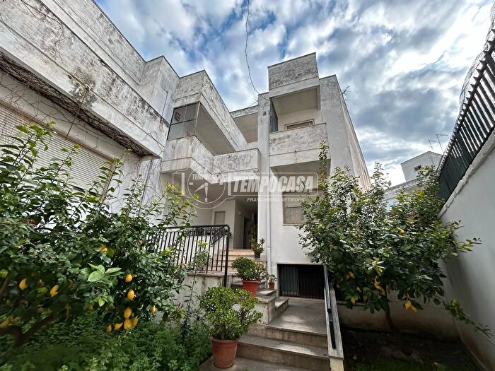 Appartamento quadrilocale in vendita in Via Umberto I, Novoli