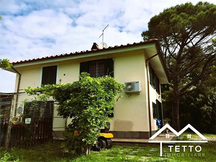 Casa trilocale in vendita in Via Piana Snc, SantOreste