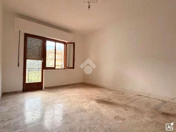 Appartamento quadrilocale in vendita in Via Roma, Folignano