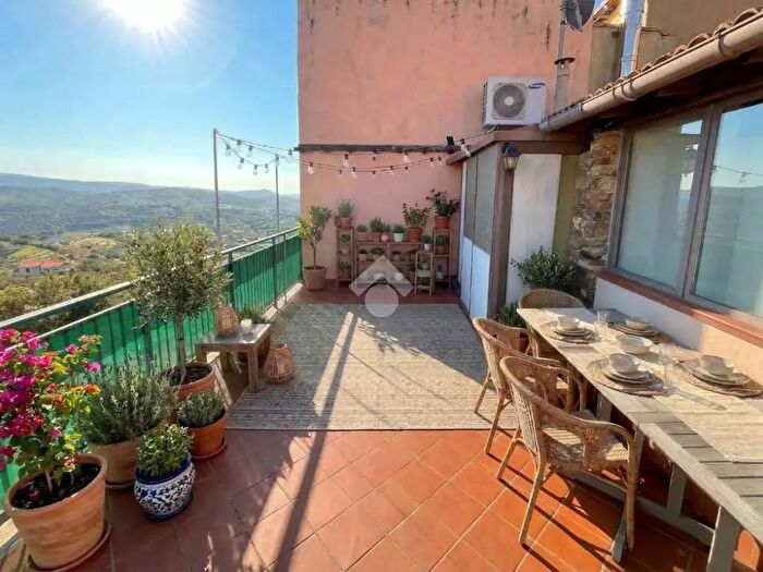 Casa con 5 locali in vendita in Via Dante Alighieri, Costarainera