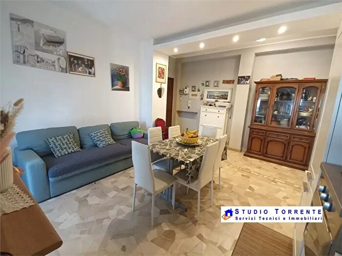 Appartamento trilocale in vendita in Via Fratelli Rosselli, Senago