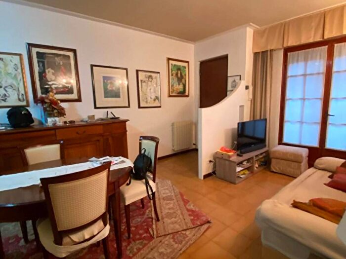 Casa con 6 locali in vendita in Via Ciro Menotti, Terminetto Migliarina, Viareggio
