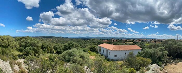 Casa quadrilocale in vendita in Via Sebastiano Satta, Telti