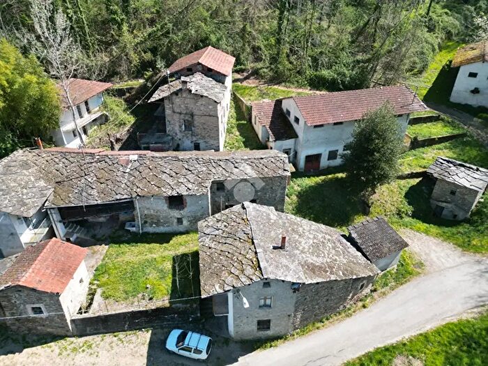 Casa con 7 locali in vendita in Via Gorgia, Gambasca