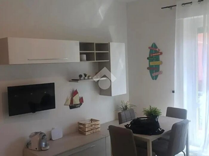 Appartamento trilocale in affitto in Via C a Fabbricotti, Ameglia