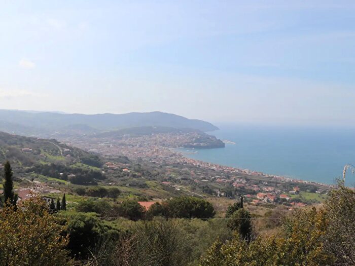 Casa con 7 locali in vendita in Via della Sacra Famiglia Gesù Maria Giuseppe, Agropoli