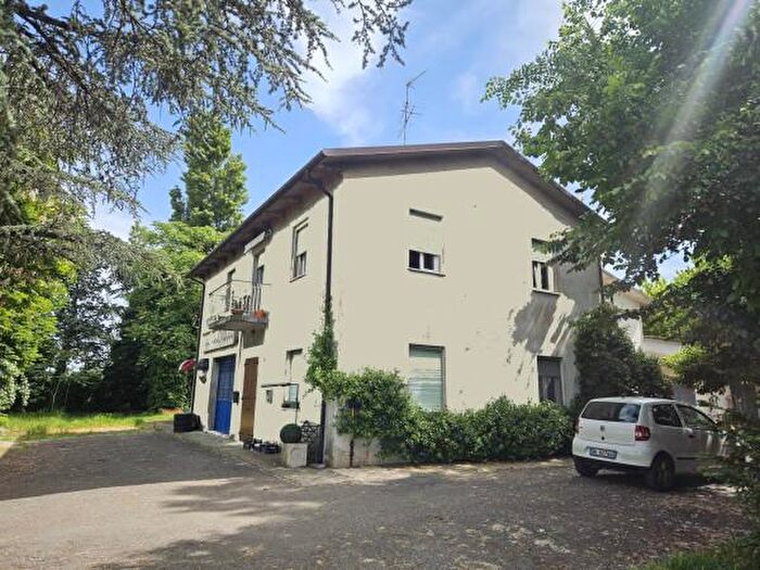 Casa con 6 locali in vendita in Via Giacomo Leopardi, Soliera