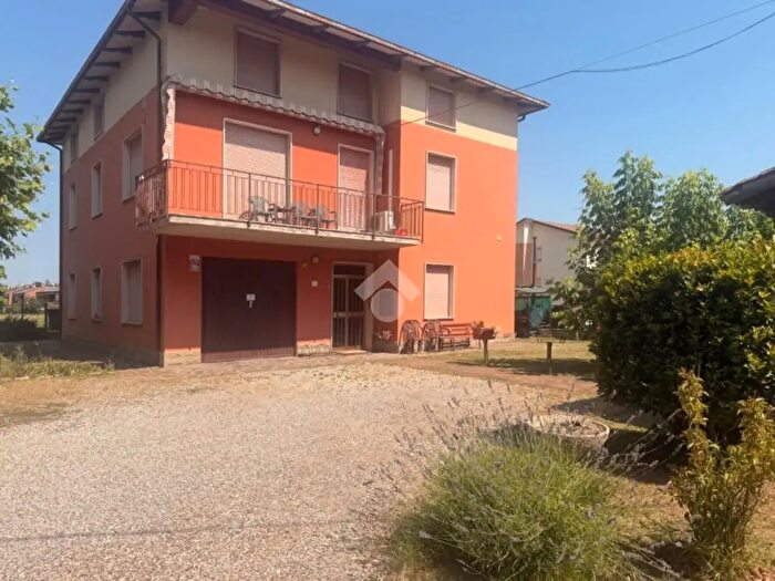 Casa con 5 locali in vendita in Via Riccardina, Budrio
