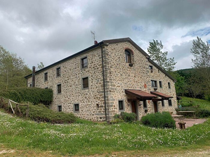 Casa con 10 locali in vendita in Firenzuola
