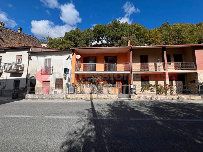 Appartamento con 7 locali in vendita in Via Nuova Nazionale C, Castel Sant'Angelo