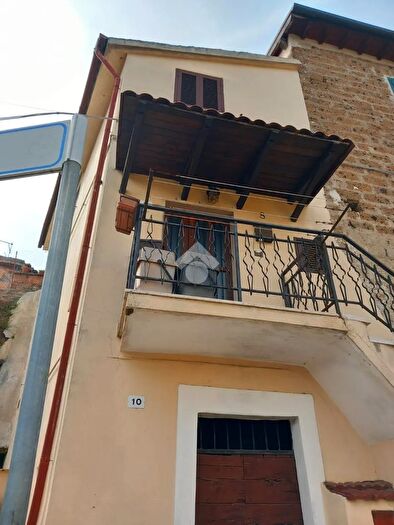 Casa trilocale in vendita in Via dello Speco, Bassano In Teverina