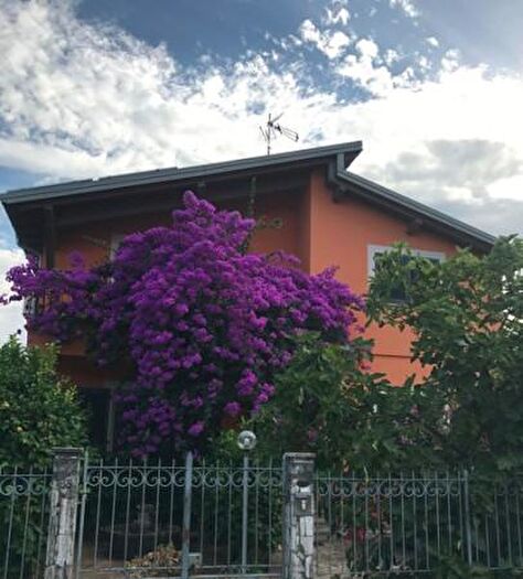 Casa con 6 locali in vendita in Via dei Saraceni, Massa