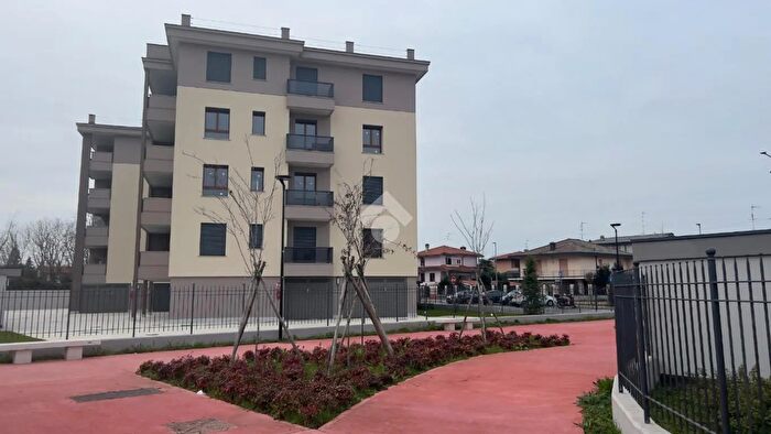 Appartamento trilocale in vendita in Via Silvio Pellico, Corbetta