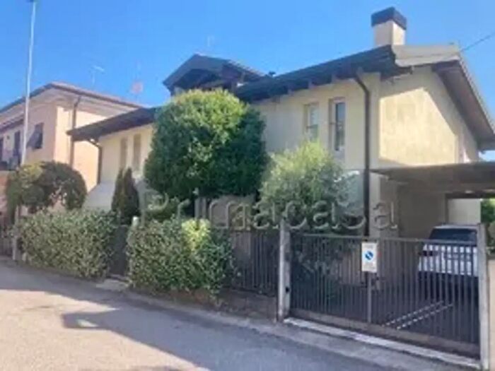 Appartamento bilocale in affitto in Villafranca di Verona, Villafranca Di Verona