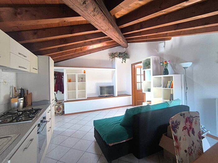 Appartamento trilocale in affitto in Centro, Botticino