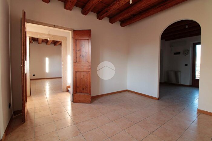 Appartamento bilocale in affitto in Via Scrimiari, Verona