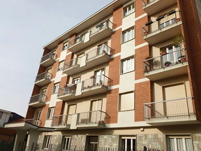 Appartamento trilocale in affitto in Via Casimiro Zalli, Semicentro, Chieri