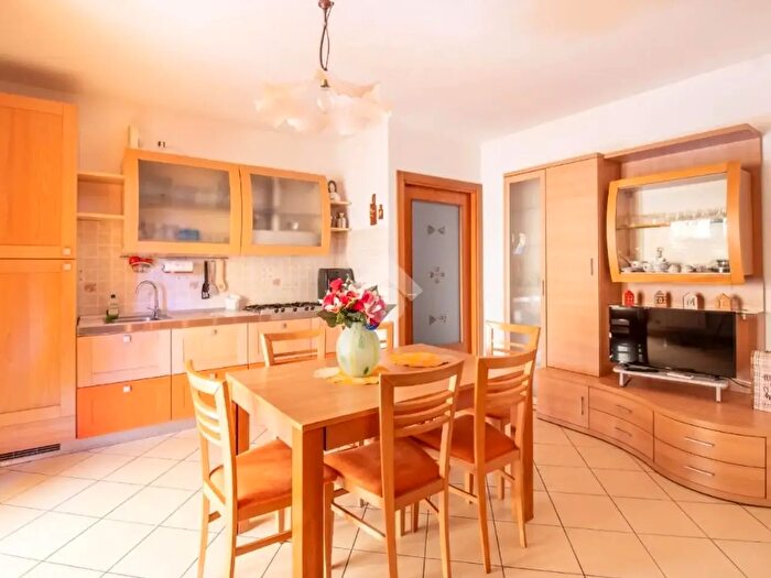 Appartamento trilocale in vendita in Via Versilia, Alba Adriatica