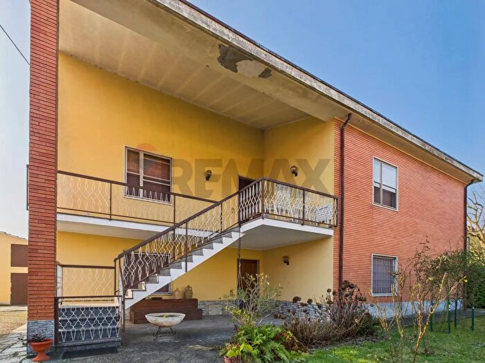 Casa con 8 locali in vendita in Via Giovanni XXIII, Casatisma