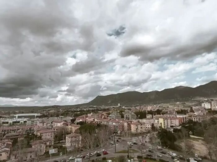 Appartamento con 5 locali in vendita in Viale del Cassero, Terni