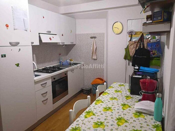 Appartamento trilocale in affitto in Via Cesare Battisti, Centro Storico, Modena