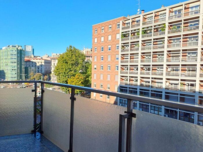 Appartamento trilocale in affitto in Viale Andrea Doria, Buenos Aires, Milano