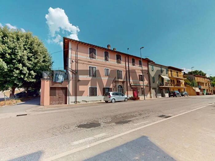 Appartamento trilocale in vendita in Via Francescana, Deruta