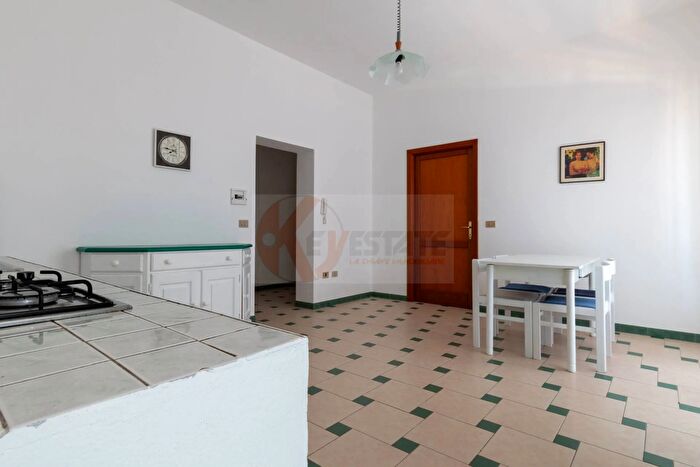 Appartamento quadrilocale in vendita in Via Napoli, Bosa