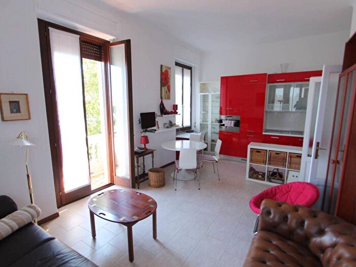 Appartamento bilocale in affitto in Viale Romolo, Navigli Darsena, Milano