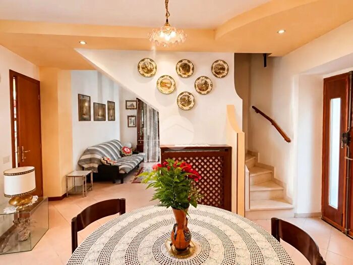 Casa con 6 locali in vendita in Via Staccone, Cerveno