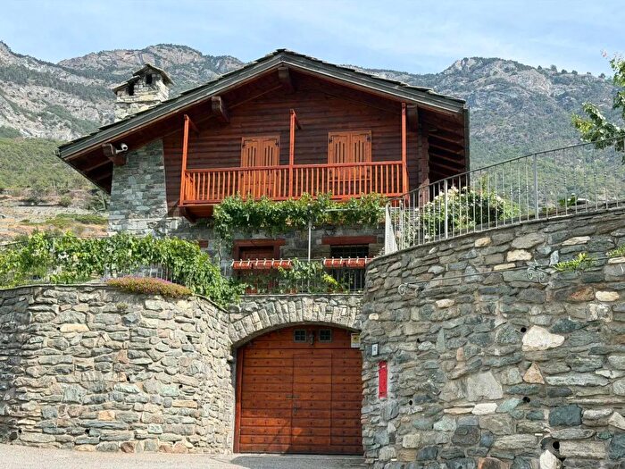 Casa con 6 locali in vendita in Chatillon