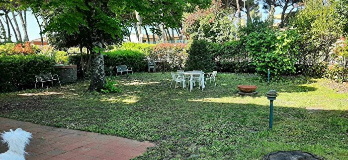 Casa con 15 locali in vendita in Via Salvador Allende Barberino Tavarnelle, Barberino Tavarnelle