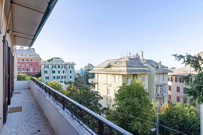 Appartamento monolocale in affitto in Via Camilla, Genova