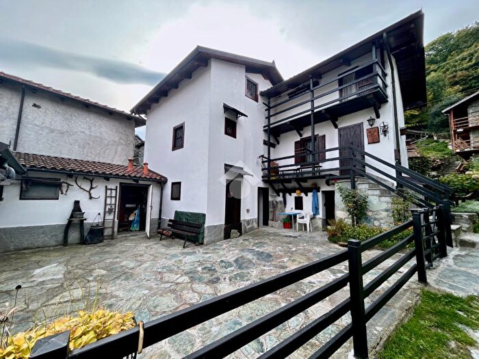 Casa quadrilocale in vendita in Borgata Lajetto, Condove