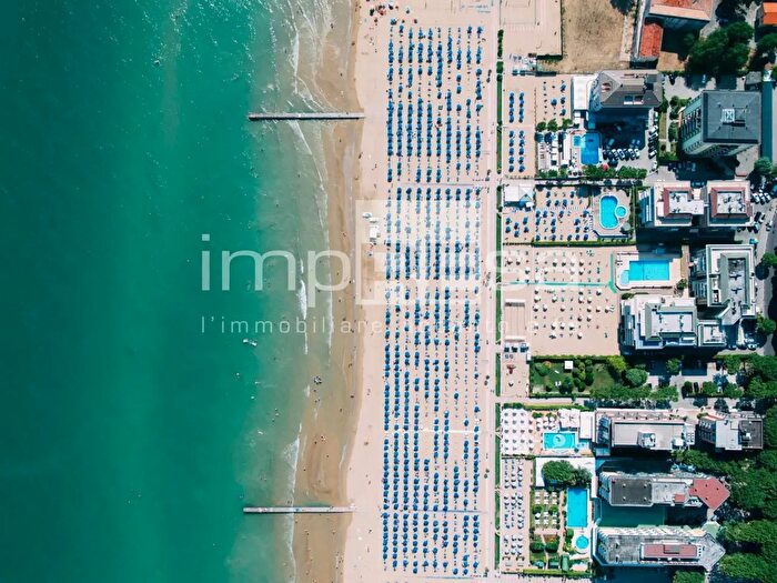 Casa con 10 locali in vendita in Jesolo Lido, Jesolo