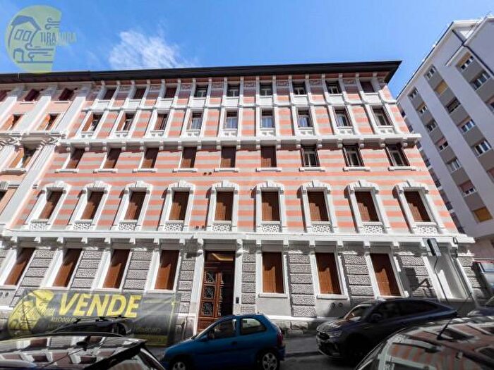 Appartamento trilocale in vendita in Via San Vito, Trieste