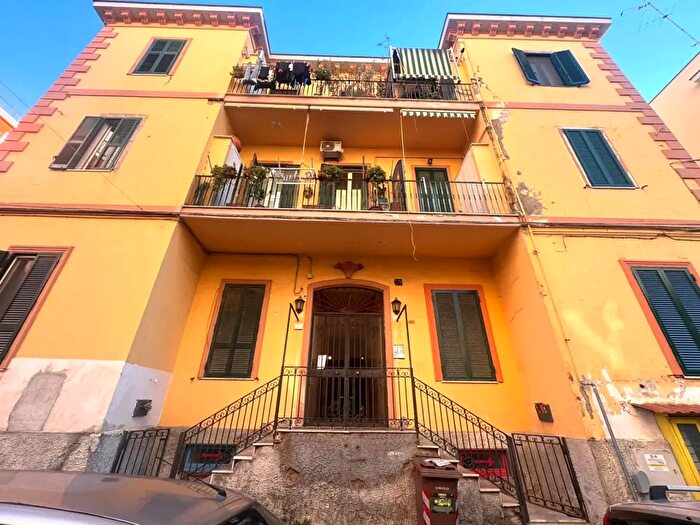 Appartamento bilocale in vendita in Via Enea, Napoli