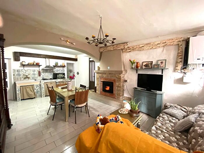 Casa quadrilocale in vendita in Via Giovanni Lanza, Trino