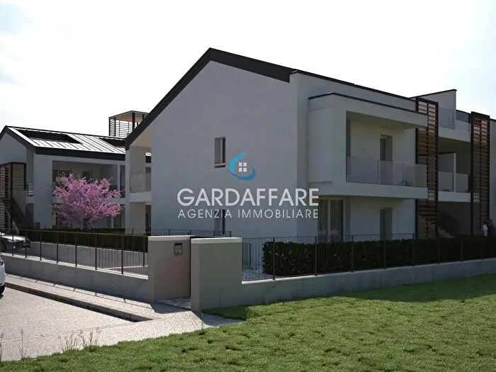 Appartamento trilocale in vendita in Peschiera Del Garda
