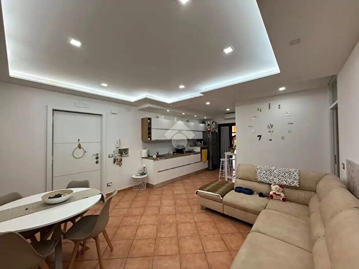 Appartamento trilocale in vendita in Via Sandro Pertini, Melito Di Napoli