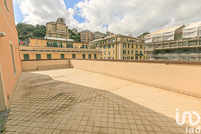 Appartamento trilocale in vendita in Via Venezia, Genova