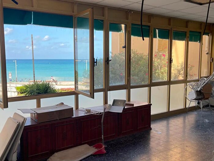 Appartamento con 6 locali in vendita in Viale Mazzini, Sestri Levante