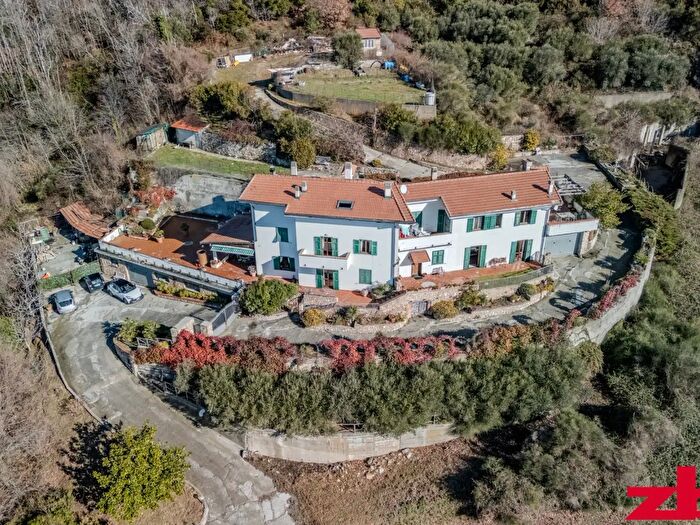 Casa con 15 locali in vendita in Via San Giorgio, Vezzi Portio